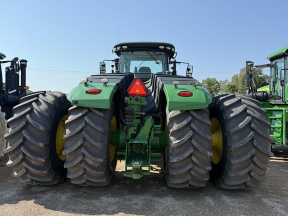 2017 John Deere 9520R Tractor 4WD