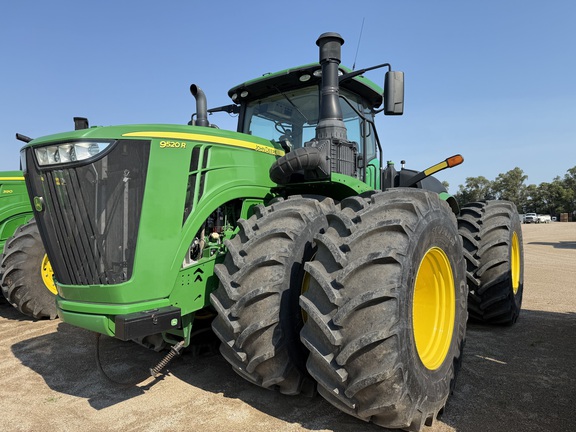 2017 John Deere 9520R Tractor 4WD