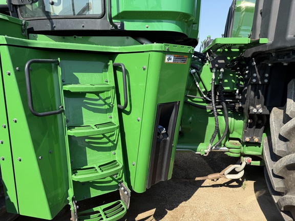 2017 John Deere 9520R Tractor 4WD