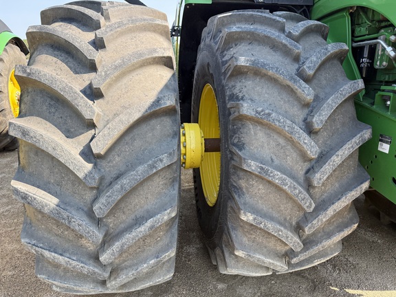 2017 John Deere 9520R Tractor 4WD