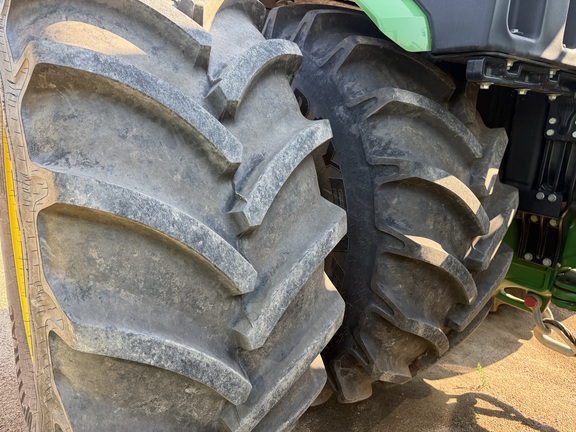 2017 John Deere 9520R Tractor 4WD