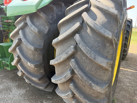 2017 John Deere 9520R Tractor 4WD