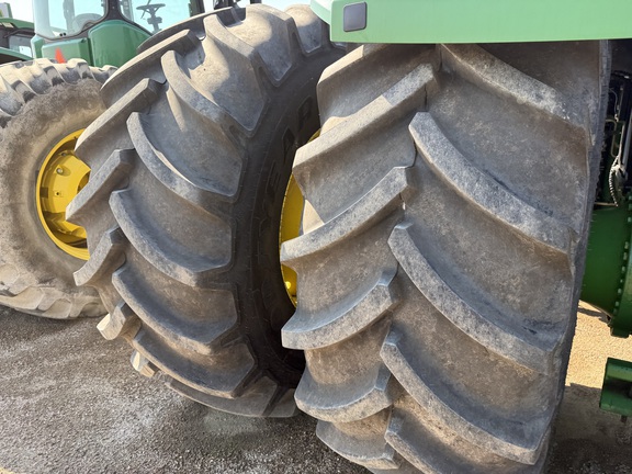 2017 John Deere 9520R Tractor 4WD