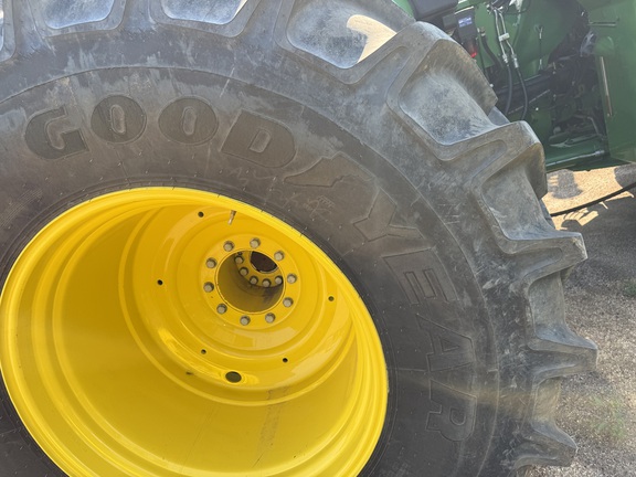 2017 John Deere 9520R Tractor 4WD