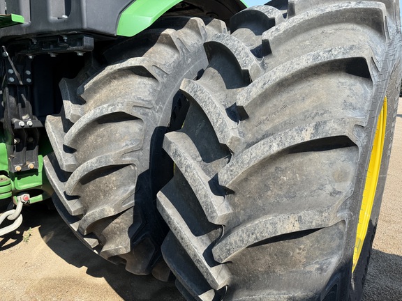 2017 John Deere 9520R Tractor 4WD