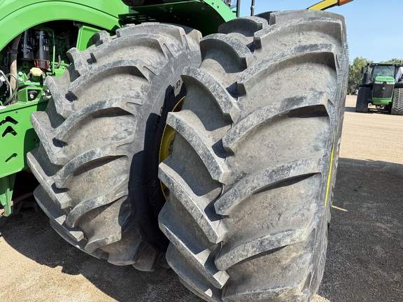 2017 John Deere 9520R Tractor 4WD