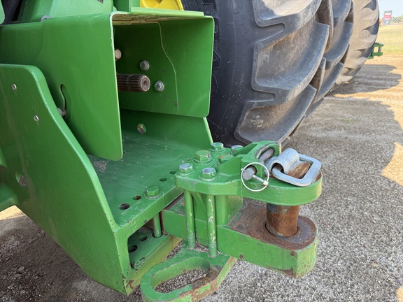 2017 John Deere 9520R Tractor 4WD