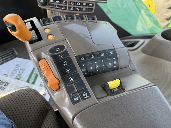 2017 John Deere 9520R Tractor 4WD