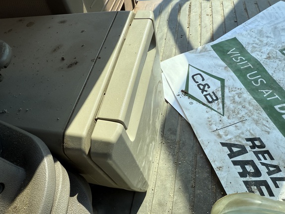 2017 John Deere 9520R Tractor 4WD