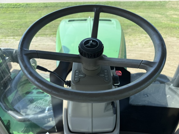 2017 John Deere 9520R Tractor 4WD