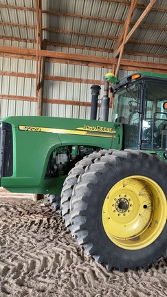 2006 John Deere 9220 Tractor 4WD