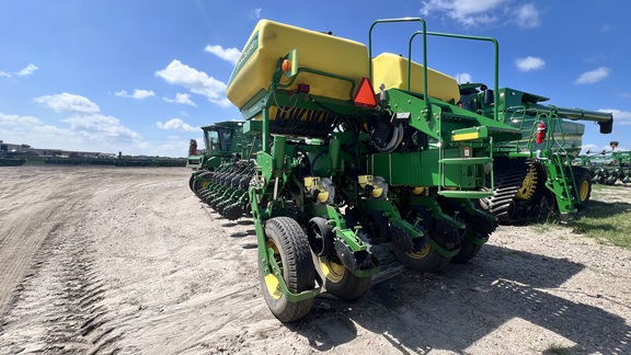 2004 John Deere 1770NT CCS Planter