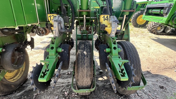 2004 John Deere 1770NT CCS Planter