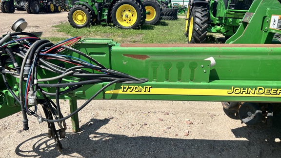 2004 John Deere 1770NT CCS Planter