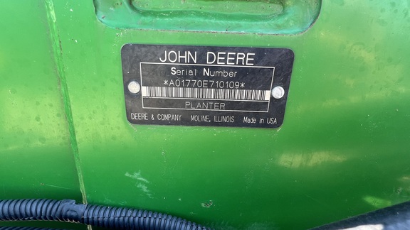 2004 John Deere 1770NT CCS Planter