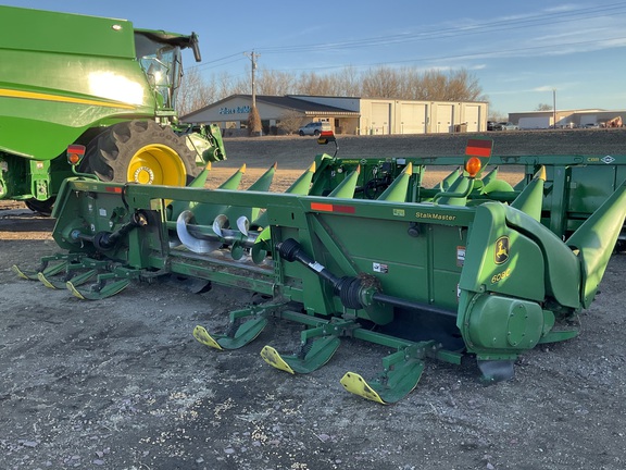 2009 John Deere 608C StalkMaster Header Corn Head