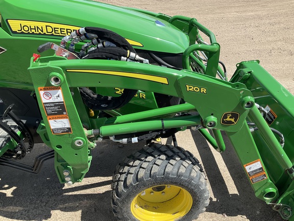 2023 John Deere 2025R Tractor Compact