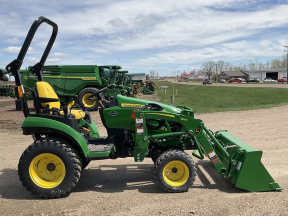 2023 John Deere 2025R Tractor Compact