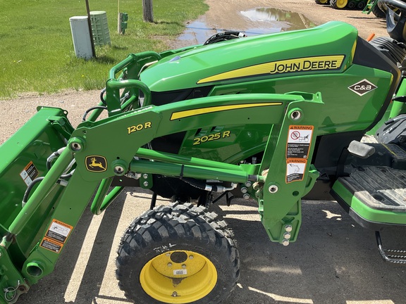 2023 John Deere 2025R Tractor Compact