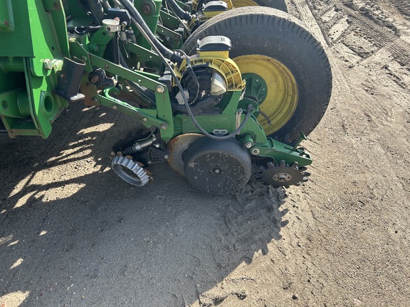 2011 John Deere 1770NT CCS Planter