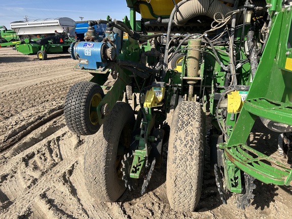 2011 John Deere 1770NT CCS Planter