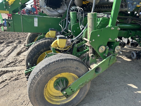 2011 John Deere 1770NT CCS Planter