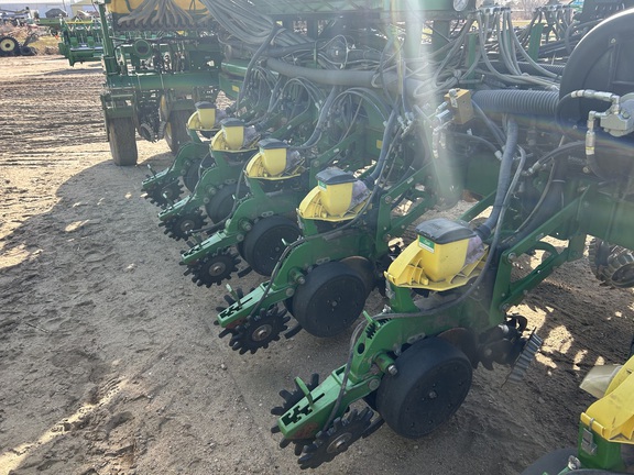 2011 John Deere 1770NT CCS Planter