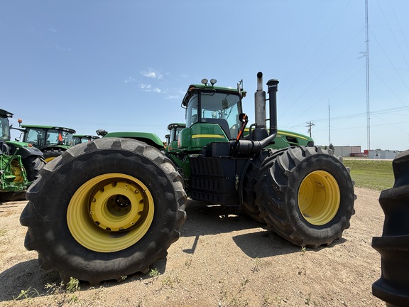 2011 John Deere 9530 Tractor 4WD
