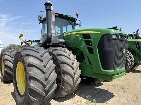 2011 John Deere 9530 Tractor 4WD