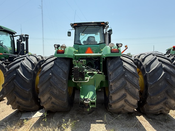 2011 John Deere 9530 Tractor 4WD