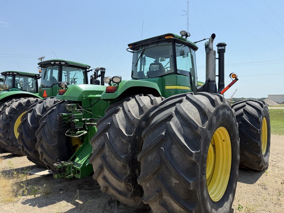 2011 John Deere 9530 Tractor 4WD
