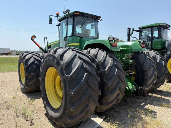 2011 John Deere 9530 Tractor 4WD