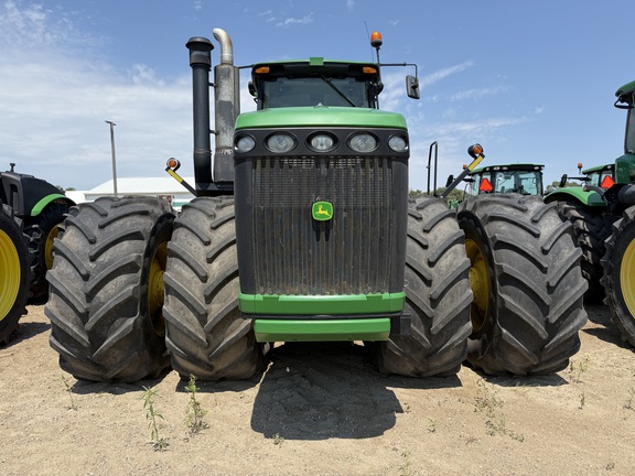 2011 John Deere 9530 Tractor 4WD