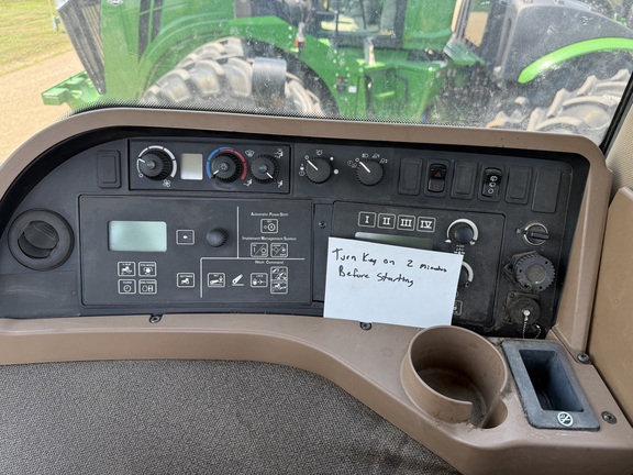 2011 John Deere 9530 Tractor 4WD