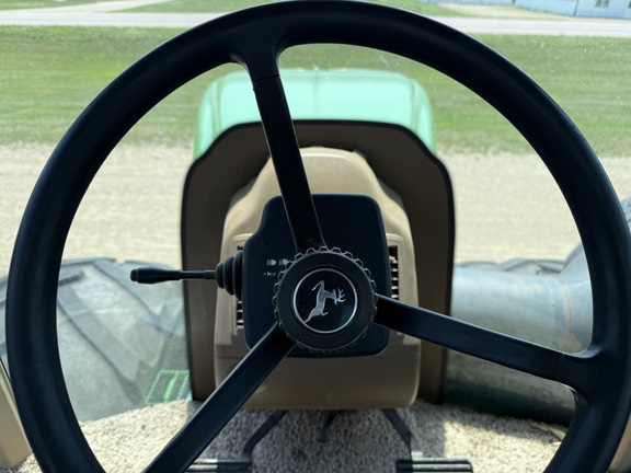 2011 John Deere 9530 Tractor 4WD