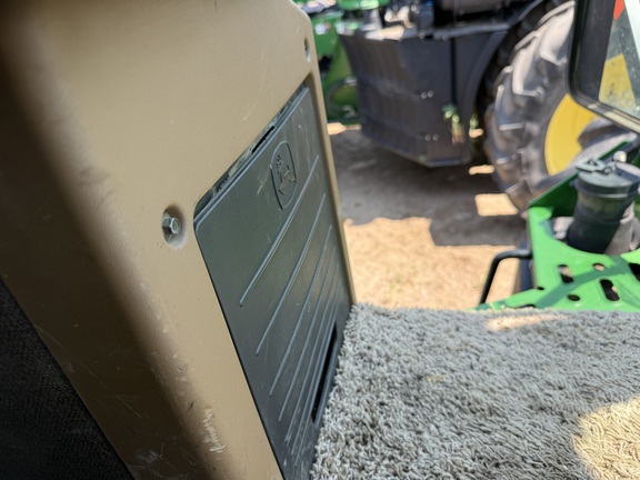 2011 John Deere 9530 Tractor 4WD