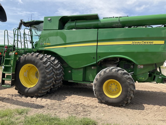 2024 John Deere S780 Combine