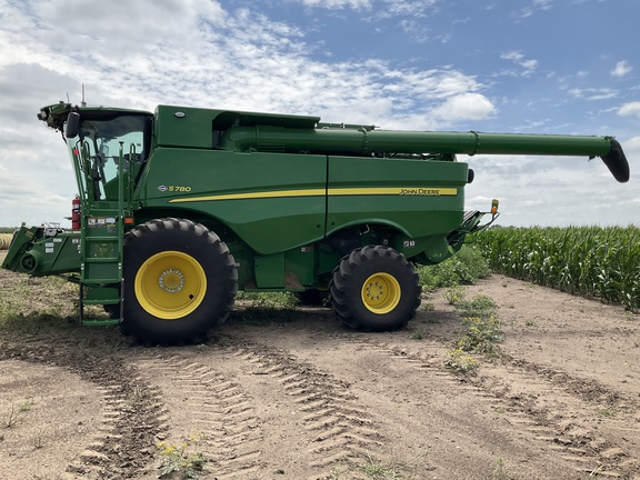 2024 John Deere S780 Combine