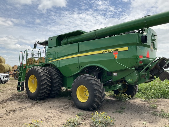 2024 John Deere S780 Combine