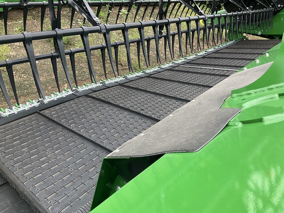 2025 John Deere HDF 35 Header Combine