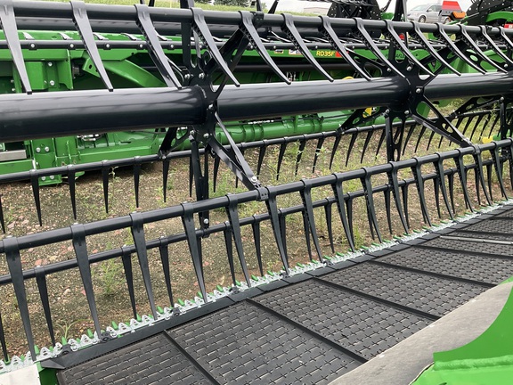 2025 John Deere HDF 35 Header Combine