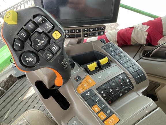 2022 John Deere S780 Combine