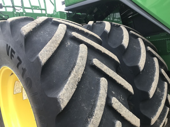 2022 John Deere X9 1100 Combine