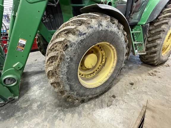 2011 John Deere 7330 Tractor
