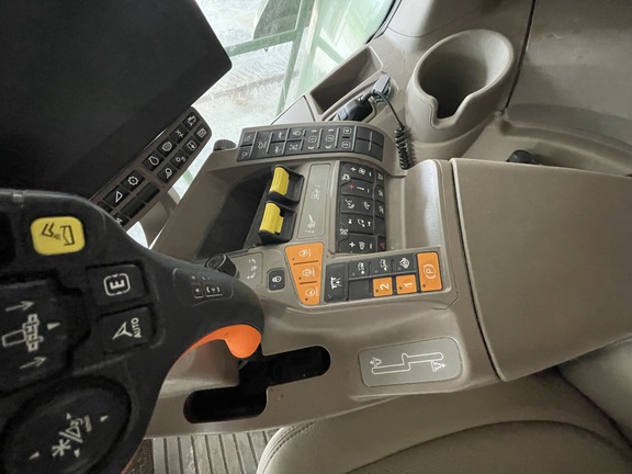 2024 John Deere S780 Combine