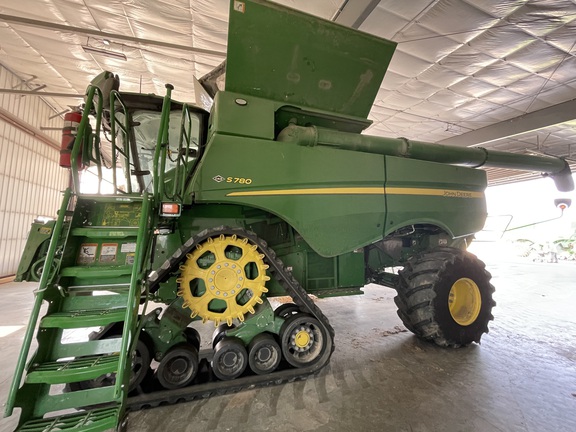 2024 John Deere S780 Combine