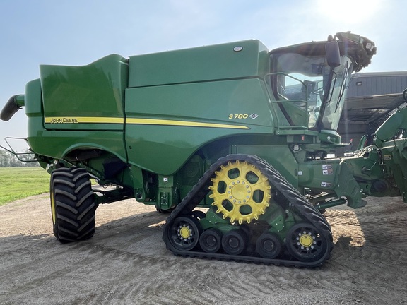 2024 John Deere S780 Combine