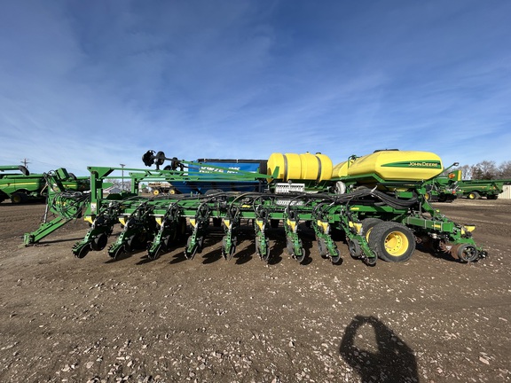 2013 John Deere DB60 Planter