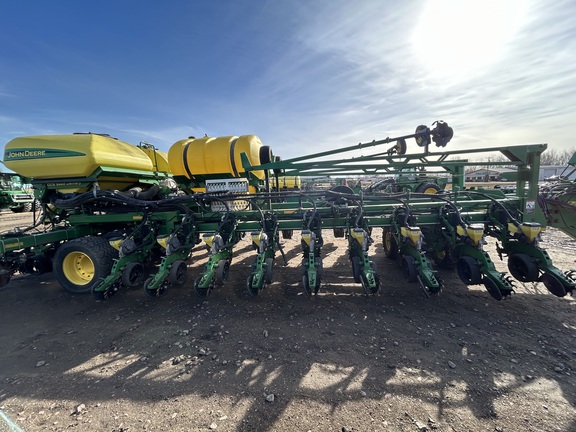 2013 John Deere DB60 Planter