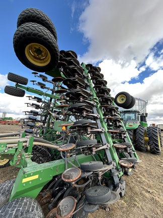 2003 John Deere 1890 Air Seeder